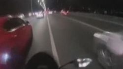 FSM Köprüsü'nde makas atan motosikletli maganda