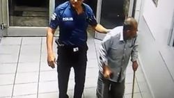 Polis memurundan duygulandıran davranış
