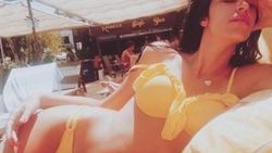 Kıvılcım Ural'dan bikinili paylaşımlar