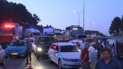 İstanbul Havalimanı yolunda kamyon devrildi