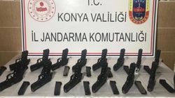 Konya'da ayakkabı kutularından ruhsatsız tabanca çıktı