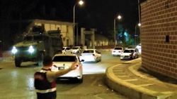 Suriye sınırına askeri sevkiyat sürüyor