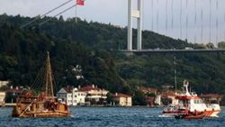 Kamıştan tekne Mısır'a gitmek için yola çıktı