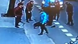 Arjantin'de polisin tekme attığı saldırgan öldü