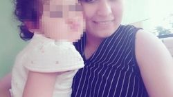 Eşini sokak ortasında boğazından bıçakladı