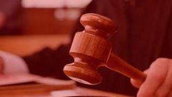Selaları susturmaya çalışan kaymakam ceza aldı