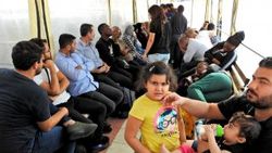 Çeşme’de 51 kaçak göçmen yakalandı