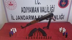 Adıyaman'da operasyon yapılan evde kalaşnikof bulundu