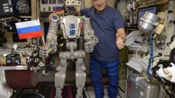 Uzaya gönderilen robot Fedor geri döndü