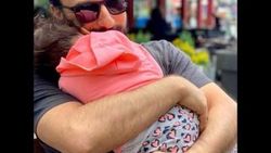 Tarkan kızından ayrı kalamıyor
