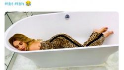 Hadise'den küvet pozu