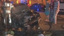 Otomobilini yanarken görünce gözyaşlarına boğuldu