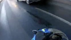 İstanbul'da motosikletli gencin sürüklendiği an kamerada