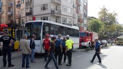 Otobüsün altında kalan adam metrelerce sürüklendi