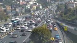 İstanbul'da trafik birbirine girdi