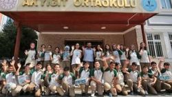 İHH'nın İyilikte Yarışan Sınıflar projesi