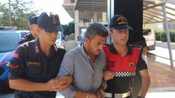 Eşini öldüren zanlı adliyeye kanlı gömleğiyle geldi