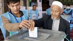 Afganistan'da halk sandık başında