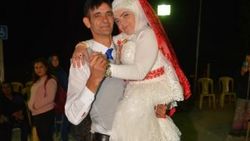 Aralarındaki boy farkı aşklarına engel olmadı