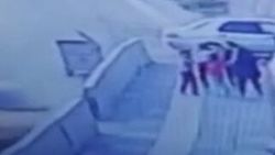 Ankara'da 5 kişi kazadan kıl payı kurtuldu