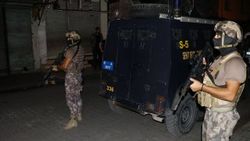 Adana merkezli 5 ilde şafak operasyonu