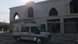 Kavgayı ayırmak istedi bıçaklandı