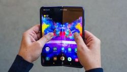 Samsung Galaxy Fold'un dudak uçuklatan ekran tamir ücreti