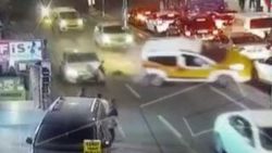 Diyarbakır'da 3 kişinin ölümden dönüşü kameralara yansıdı