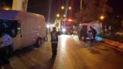 Düğün konvoyunda 2 minibüs çarpıştı: 20 yaralı