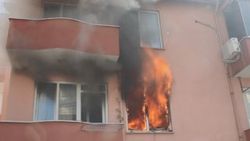 Cinnet getiren baba evi yaktı, kızıyla birlikte öldü