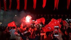 Aydın kent meydanında milli maç coşkusu