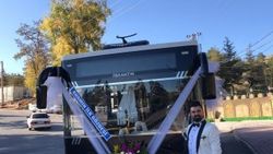 Sivaslı çift halk otobüsünde tanışıp evlendi