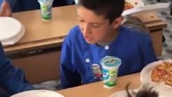 Iğdır'da ilk kez pizza yiyen öğrenciler