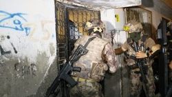 Adana'da terör yandaşlarına şafak operasyonu