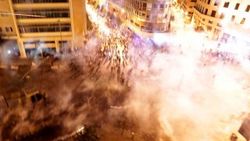 Lübnanlılar Whatsapp için protestolarda