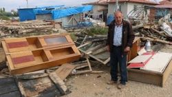 Afyonkarahisarlı aile bir aydır yangınla mücadele ediyor