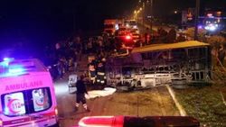 Düzce'deki zincirleme trafik kazasında 1 ölü 4 yaralı