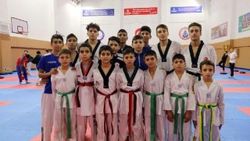 Tekvandocu aile üyeleri bir arada