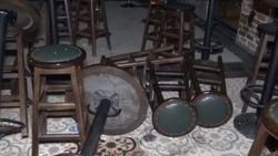 Bursa'daki barda müşteri havaya ateş etti