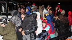 Çanakkale'de düzenlenen operasyonda 96 göçmen yakalandı