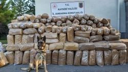 Kayseri'de bir kargo aracında 6 ton tütün yakalandı