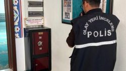 Burdur'da caminin yardım parasının çalınma anı kameraya yakalandı