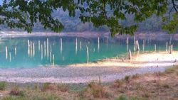 Bolu'da göl suyunun çekilmesiyle ilginç görüntüler oluştu