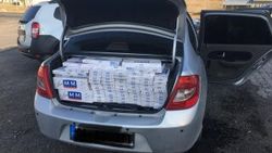 Ağrı'da sigara kaçakcısı 2 kişi polis çıktı