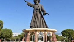 İzmir'de Mevlana heykeline büyük saygısızlık