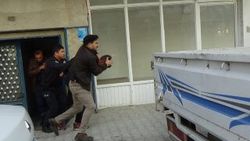 Karaman'da silahlı kavgayı ayırmaya çalışan polis yaralandı