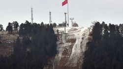 Cıbıltepe Kayak Merkezi'ne mevsimin ilk karı