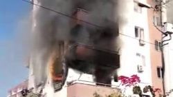 Mersin'de eve alkollü gelen eşine sinirlendi, evi yaktı
