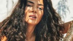Ebru Şahin'den örnek hareket