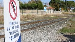 Manisa'da trenin çarptığı adam hayatını kaybetti
